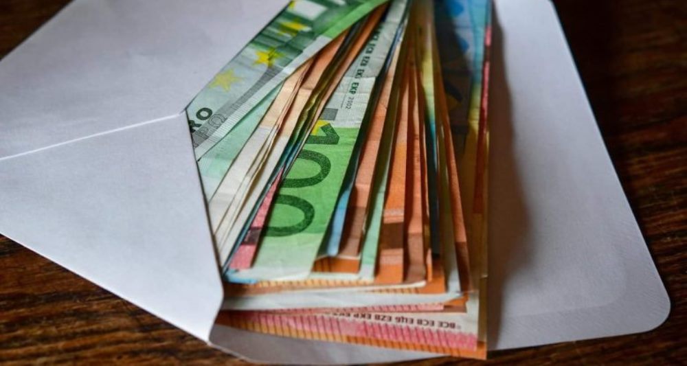 Cikli i ri i emigracionit, remitancat arrijne nivelin me te larte ne 12 vjet